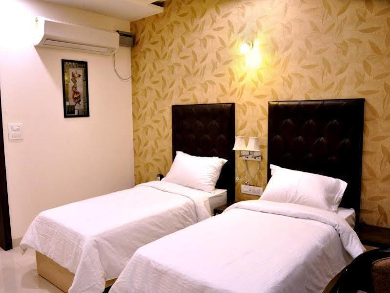 Bellevue Hotel Gwalior Ngoại thất bức ảnh